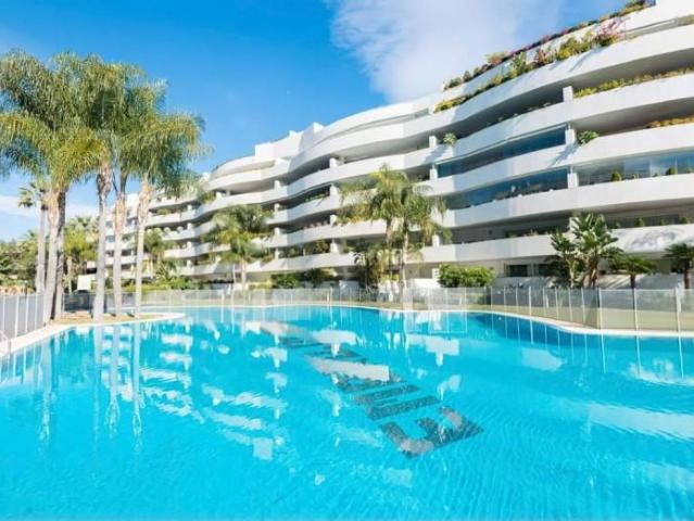 Apartamento en alquiler en Marbella, Puerto Banus