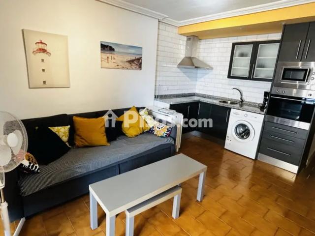 Apartamento en alquiler en Paseo de Velilla