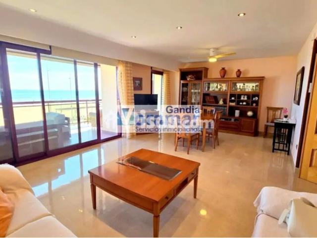 Apartamento en alquiler en Passeig Marítim de Neptú, cerca de Calle de Vicente Calderón