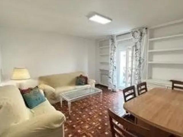 Apartamento en alquiler en Piso 130M2 3 Hab,2Baños,Cocina,Salon Terraza Reformado