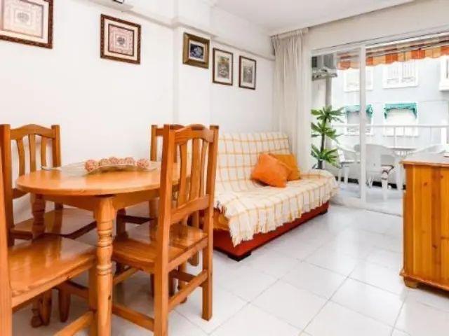 Apartamento en alquiler en Playa de los Locos