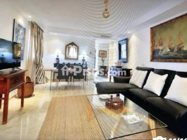 Apartamento en alquiler en Plaza de Aloha, 2