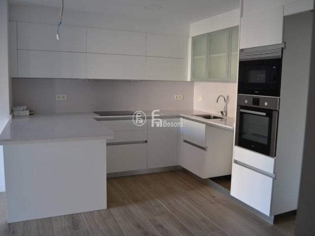 Apartamento en alquiler en Plaza Ricardo Viñes, SIN MUEBLES