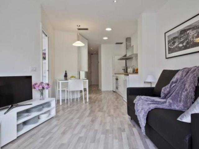 Apartamento en Alquiler en Sants Badal