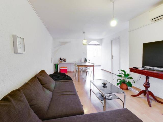 Apartamento en Alquiler en Sants Badal