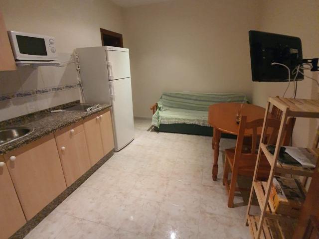 Apartamento en alquiler junto a la Avenida Medina Azahara de un dormitorio