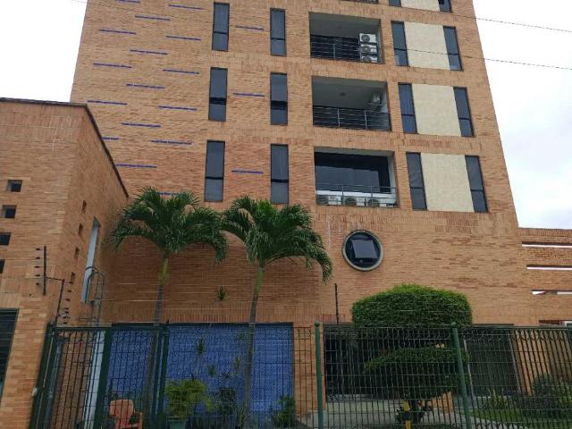Apartamento en Alquiler Res. Kiffa urbanización Agua Blanca