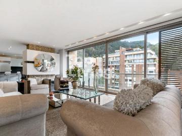 Apartamento En Arriendo En Bogota En Los Rosales A360152