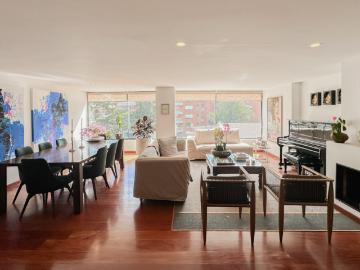 Apartamento En Arriendo En Bogota En Los Rosales A377150