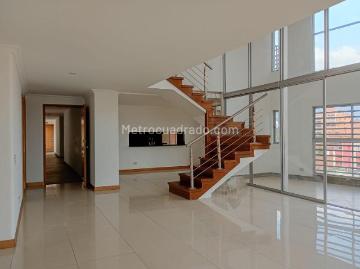 Apartamento en Arriendo, LAURELES, Medellín