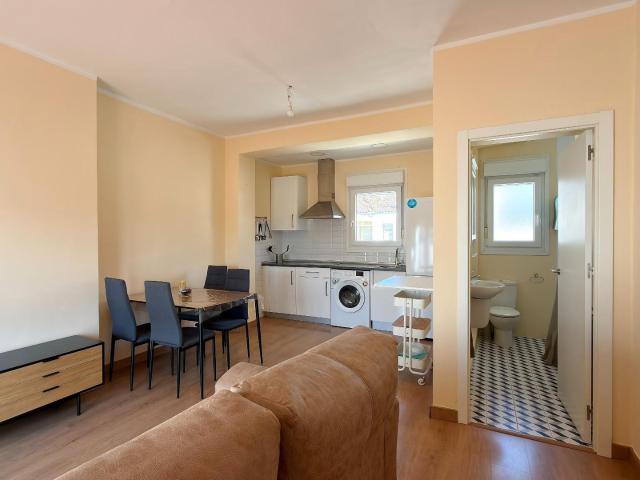Apartamento en ático céntrico, con salida a terraza comunitaria