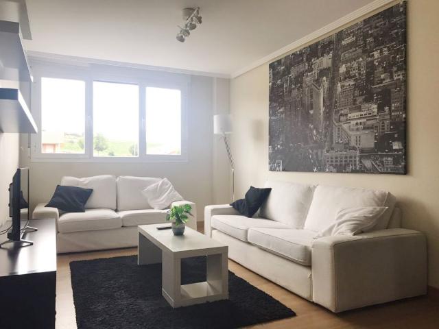 Apartamento en calle La Fuente Lanciego Edificio Mirasierra