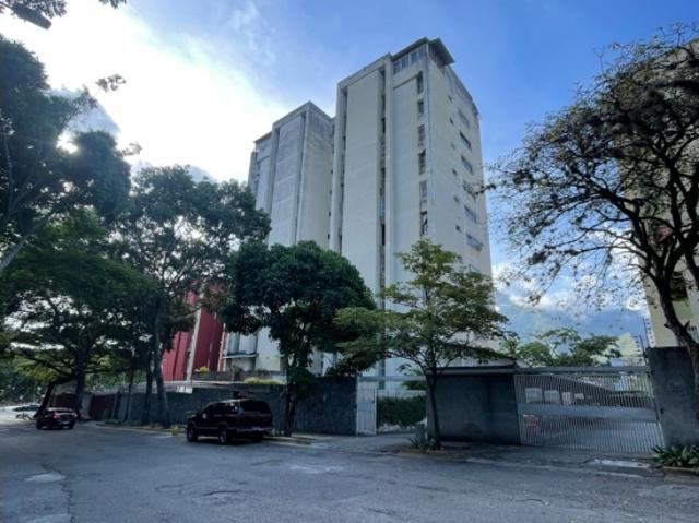 Apartamento en Colinas de la California 3/2/1