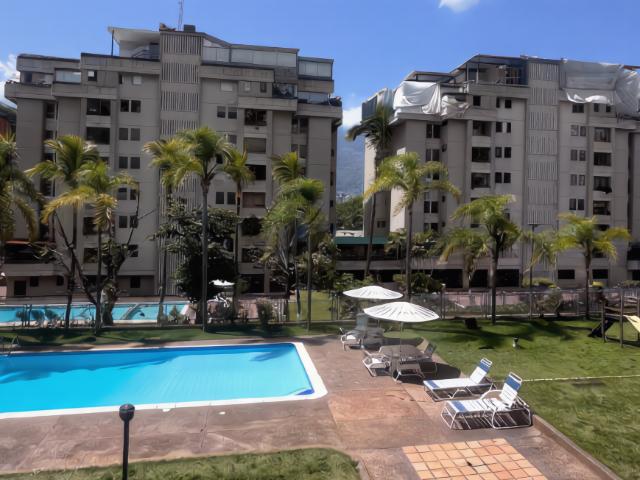 APARTAMENTO EN COLINAS DE VALLE ARRIBA