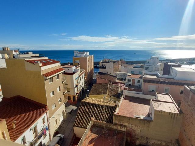 Apartamento en el centro de L'Ametlla de Mar con amplia terraza cerca de la playa