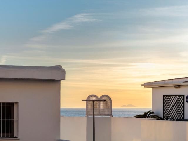 Apartamento en el centro de Marbella, en segunda línea de pl. 78m² Marbella