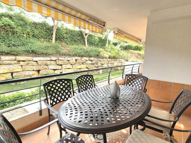 Apartamento en esquina con terraza de 70 m² en Guadalmina Alta