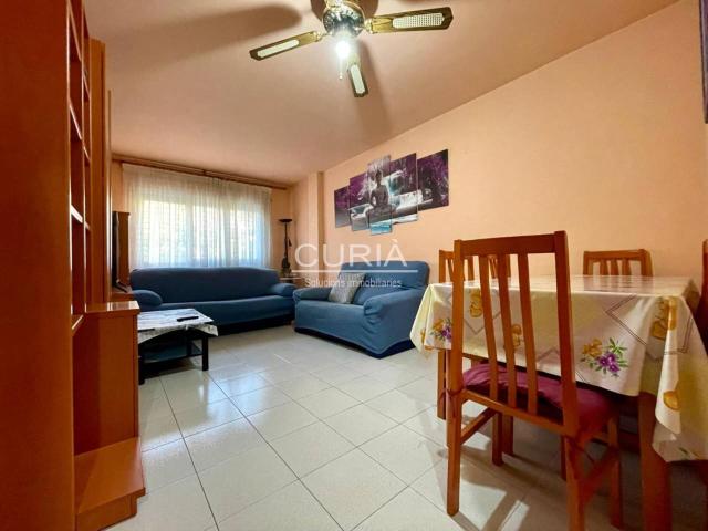 APARTAMENTO EN LA BORDETA CON DOS TRASTEROS Y TERRAZA