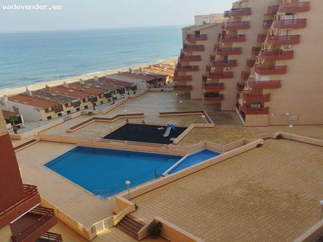 Apartamento en La Manga con vistas al mar