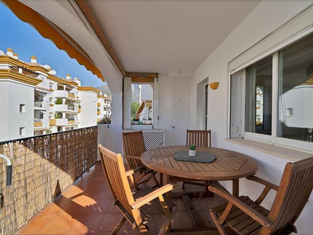 Apartamento en la Milla de Oro con vistas al mar en Pinos de. 109m² Marbella