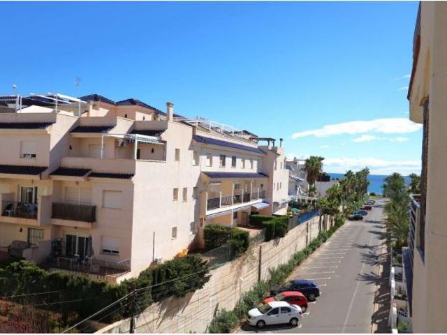 APARTAMENTO EN MAR AZUL, TORREVIEJA: A 150 METROS DE LA PLAYA CON VISTAS AL MAR Y TERRAZA