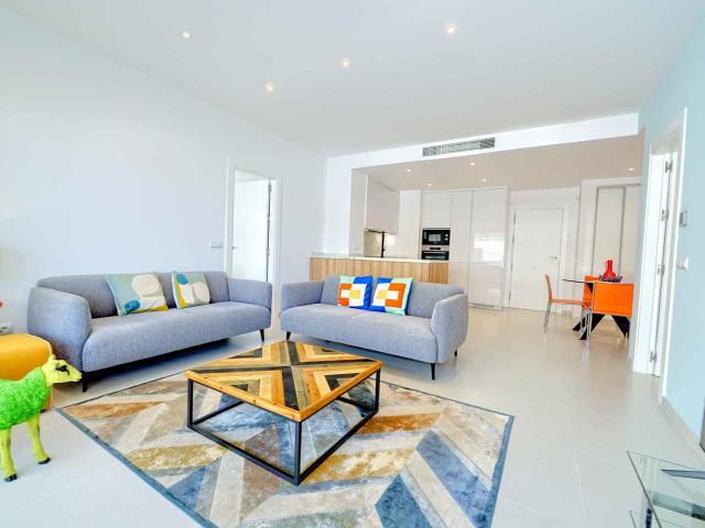 Ático en Milla de Oro completamente reformado en segunda línea de playa en venta