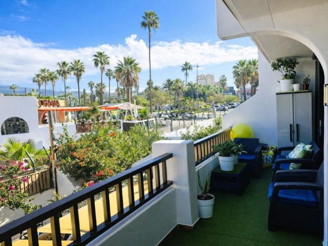 Apartamento en Parque Santiago 1 con terraza, parking y piscina