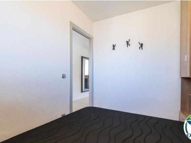 Apartamento en perfecto estado con un dormitorio y vistas al mar