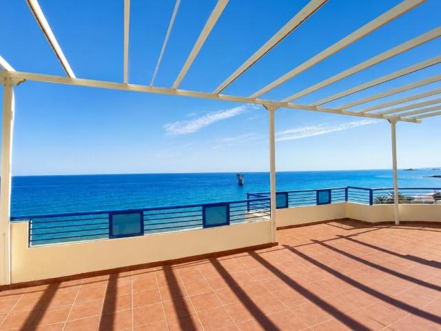 Apartamento en Playa Bajadilla Puertos Marbella. Ref: 03683