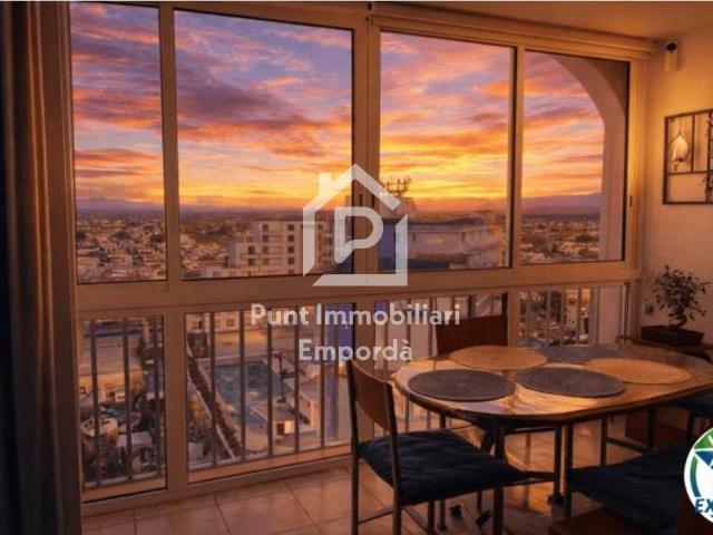 Apartamento en planta 12 con vistas al lago y a la montaña, Empuriabrava