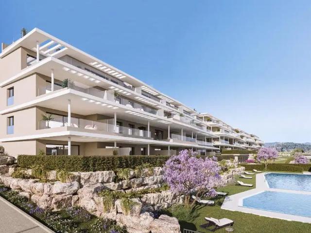 Apartamento en planta baja con 3 dormitorios, 2 baños, terra. 122m² Estepona