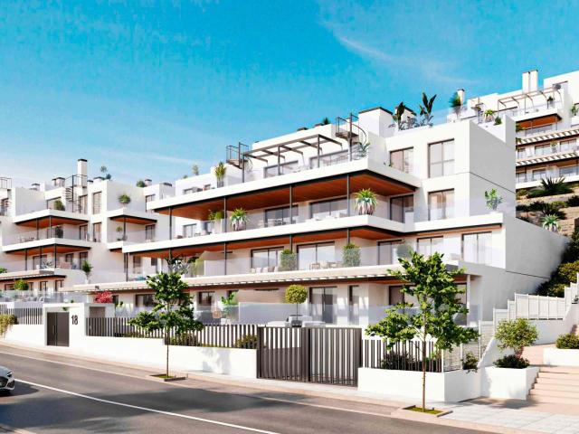 Apartamento en planta baja, con 2 dormitorios y 2 baños. Sit. 95m² Estepona