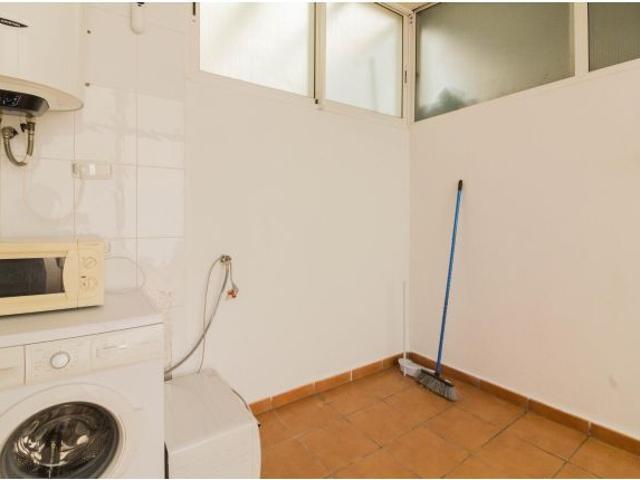 APARTAMENTO EN PLANTA BAJA CON AMPLIO PORCHE EN ROJALES ZONA PALACIOS