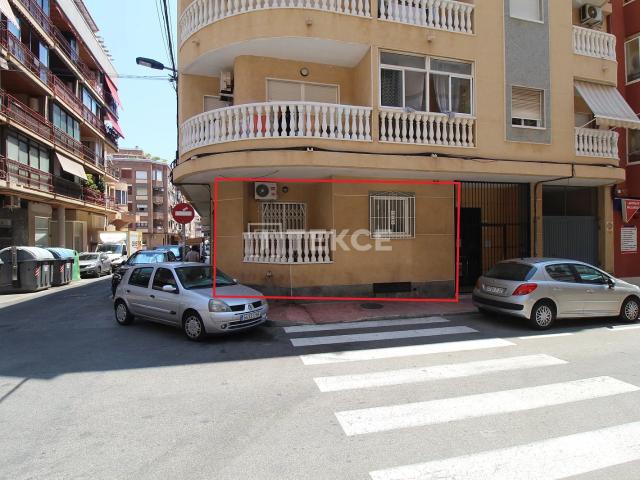 Apartamento en Planta Baja con Balcón en Torrevieja