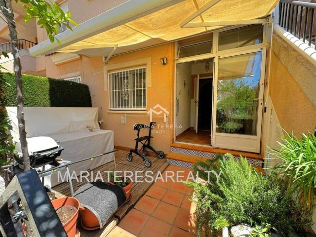 Apartamento en planta baja con jardín en Residencial Playa I, Los Alcazares, Murcia