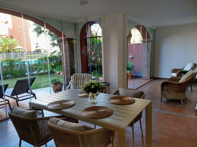 Apartamento en Planta Baja de 2 Dormitorios con Terraza