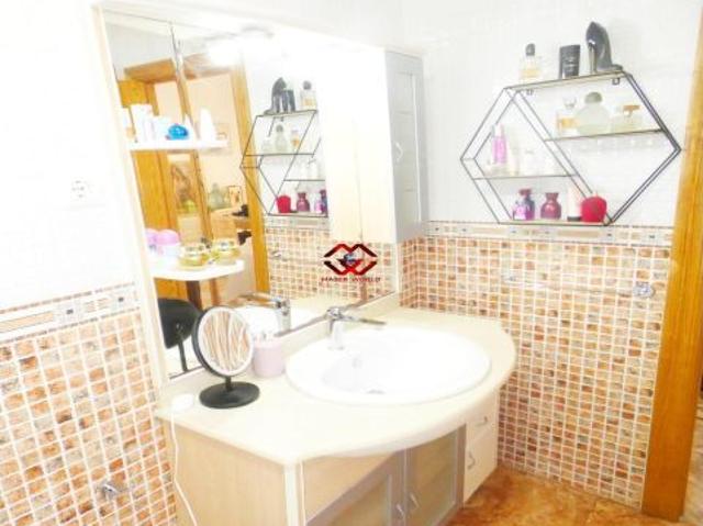 APARTAMENTO EN PLANTA BAJA EN PLENO CENTRO Y A SOLO 300 M DE LA PLAYA