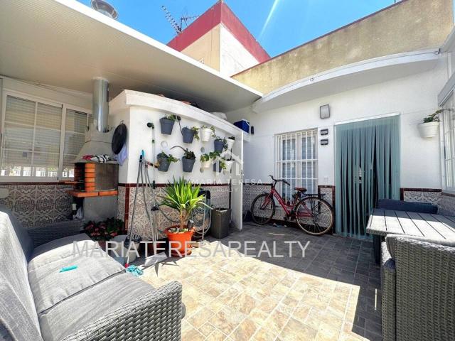 Apartamento en planta baja reformado con terraza, urbanización La Dorada, Los Alcázares, Murcia