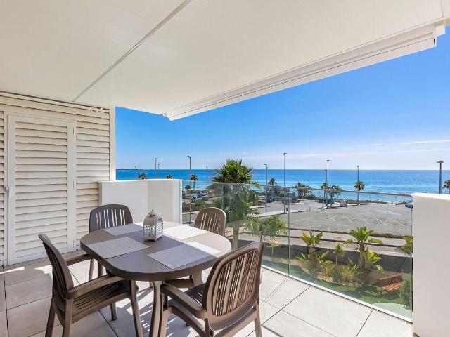 Apartamento en primera línea de playa en Mil Palmeras, Orihu. 79m² Mil Palmeras