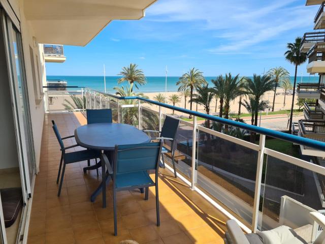 APARTAMENTO EN PRIMERA LINEA DE PLAYA