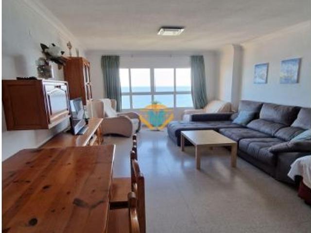 APARTAMENTO EN PRIMERA LINEA