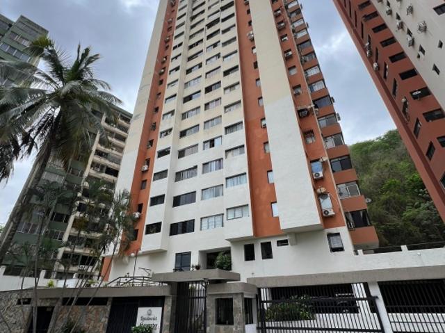 Apartamento en Res. Samara I, Urb. Las Chimeneas.N LH