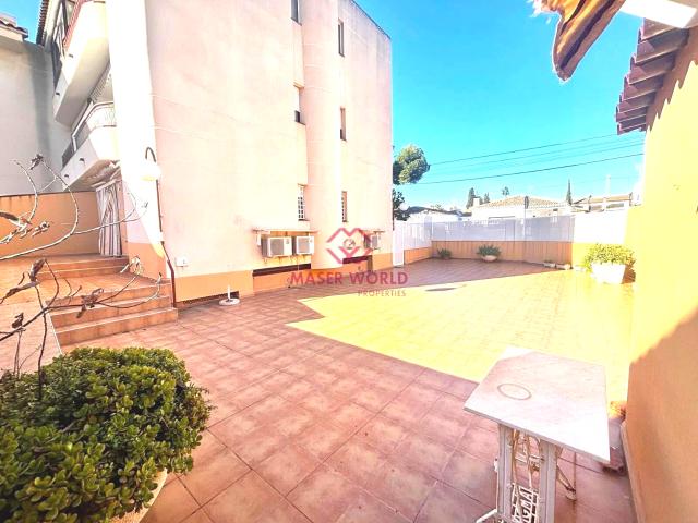 Apartamento en Santiago de la Ribera: A pasos de la playa y con plaza de garaje