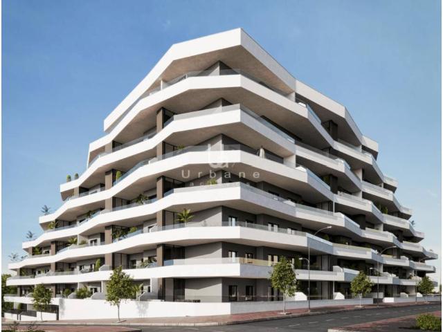 APARTAMENTO EN SAN MIGUEL DE SALINAS CON AMPLIAS TERRAZAS Y PISCINA