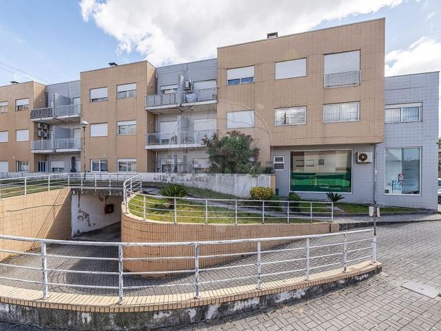 Apartamento, Esmeriz e Cabeçudos