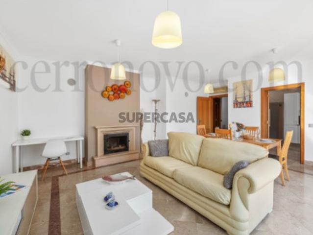 Apartamento espaço T3 com garagem no centro da Guia