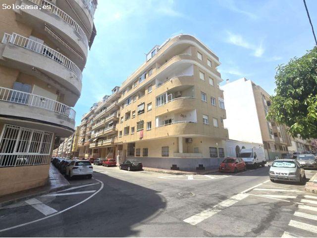 Apartamento espacioso, 3 dormitorios, 1 cuarto de baño, a unos 10 min. a pie de las playas del Cura