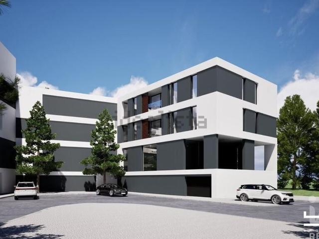 Apartamento, Estômbar e Parchal