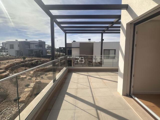 Apartamento, Estômbar e Parchal