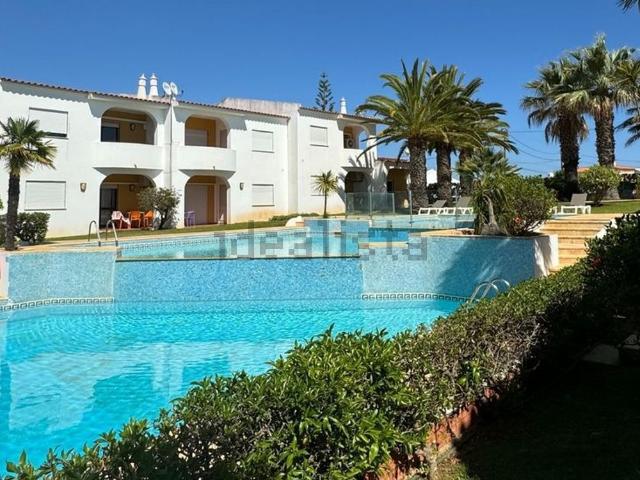 Apartamento, Estômbar e Parchal